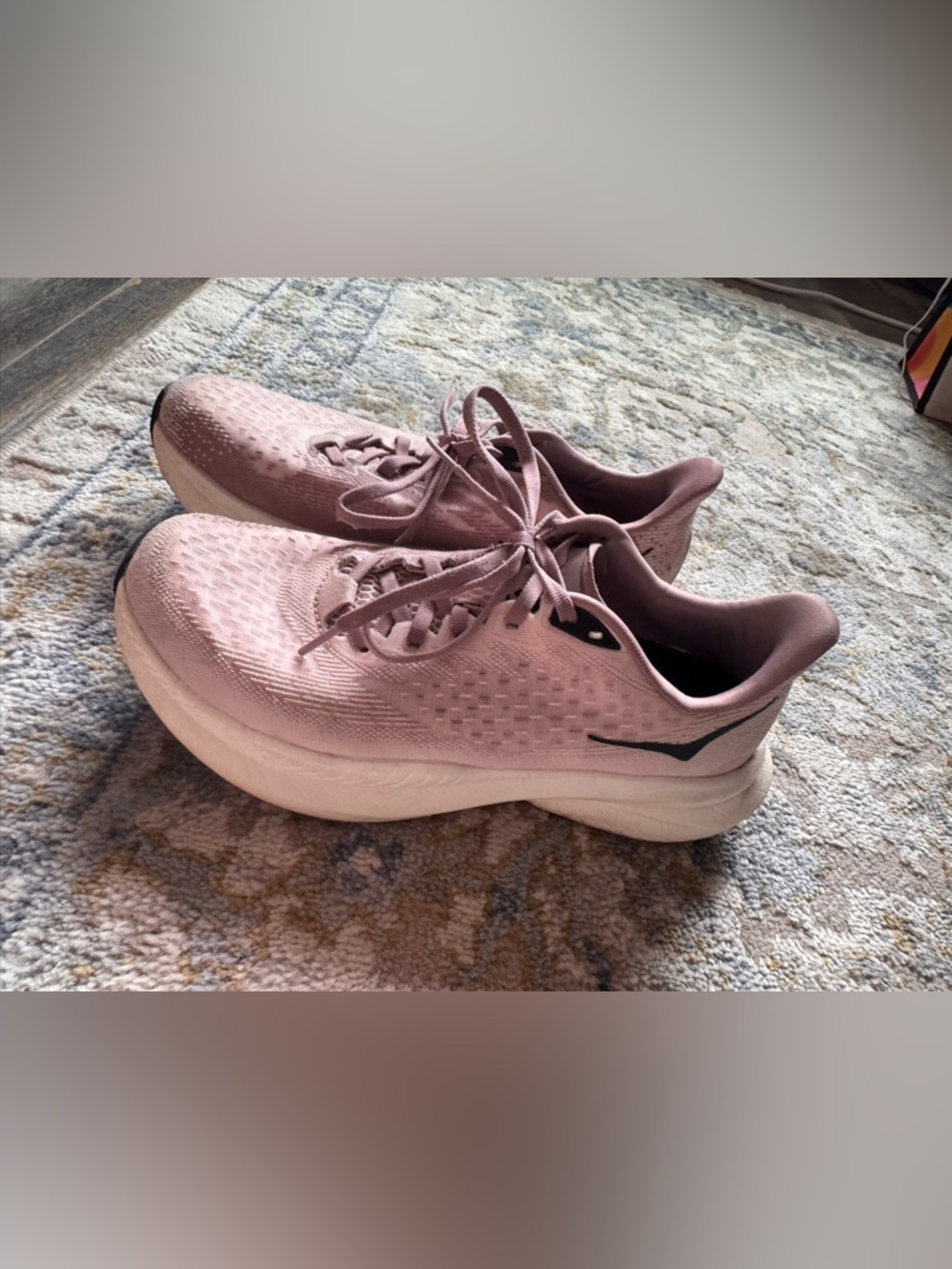 Hoka Mach Women's Pink Running Sneakers